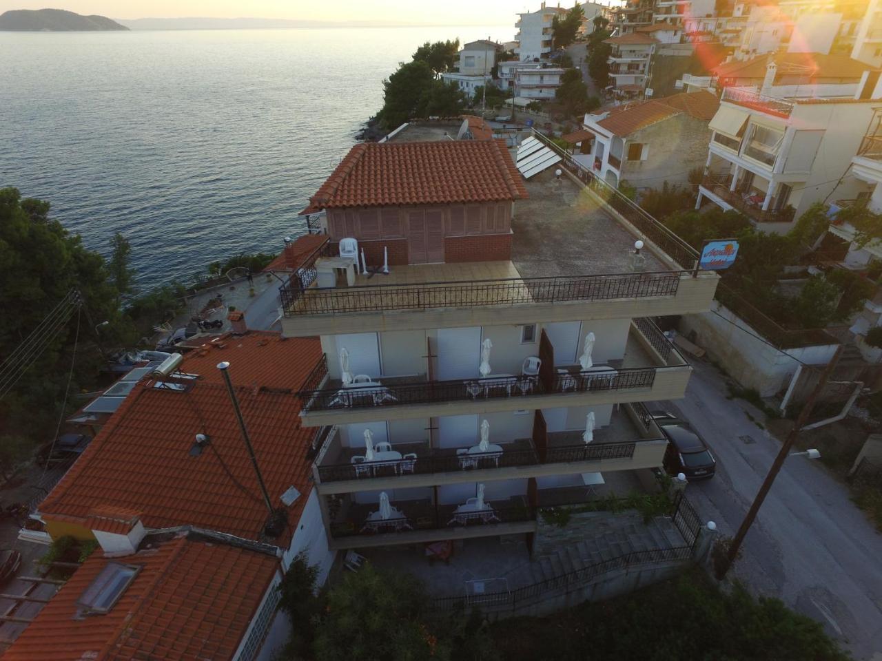 Akrotiri Hotel Neos Marmaras Exterior photo